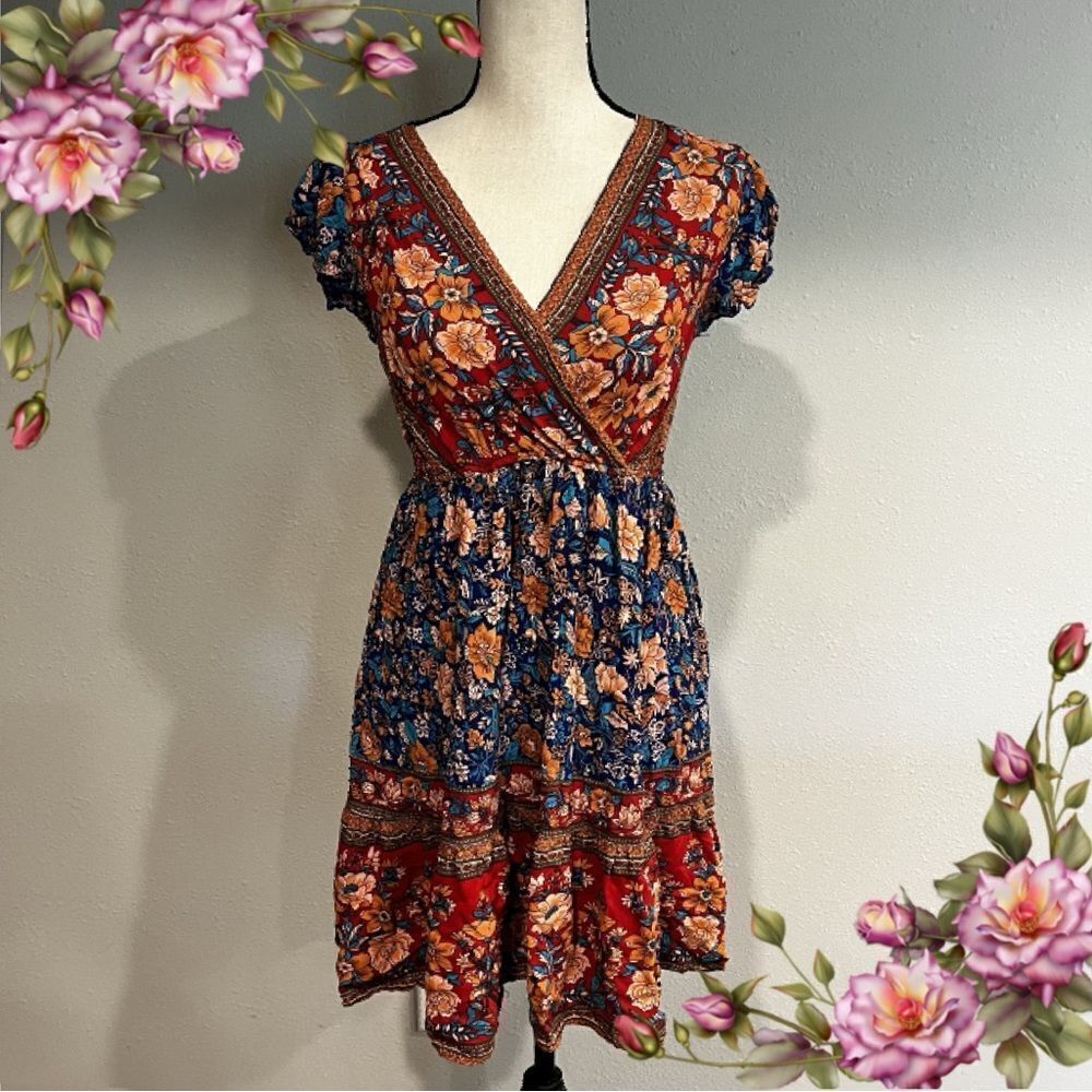 Fake wrap floral mini dress with short sleeves